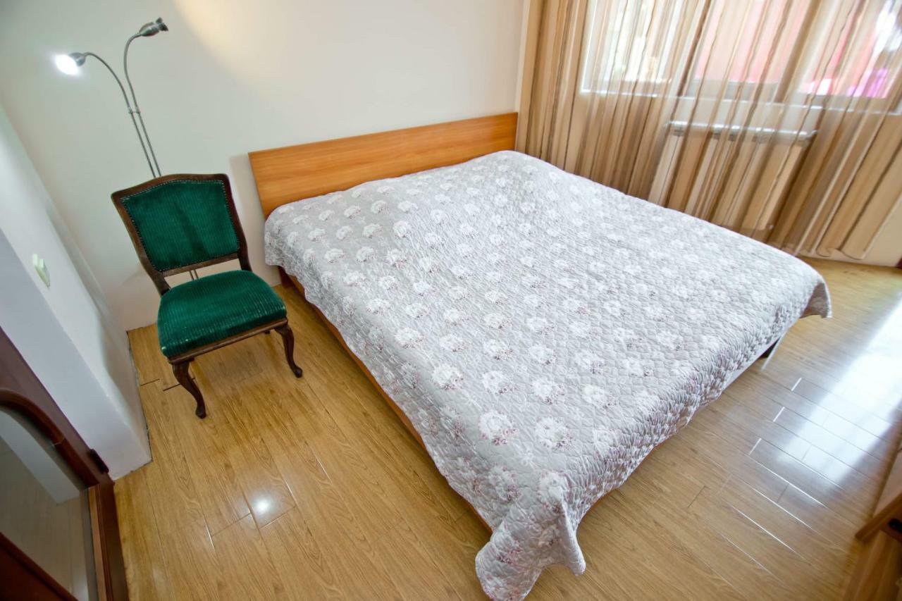 Apartment On Gorgiladze 25 Batumi Exterior photo